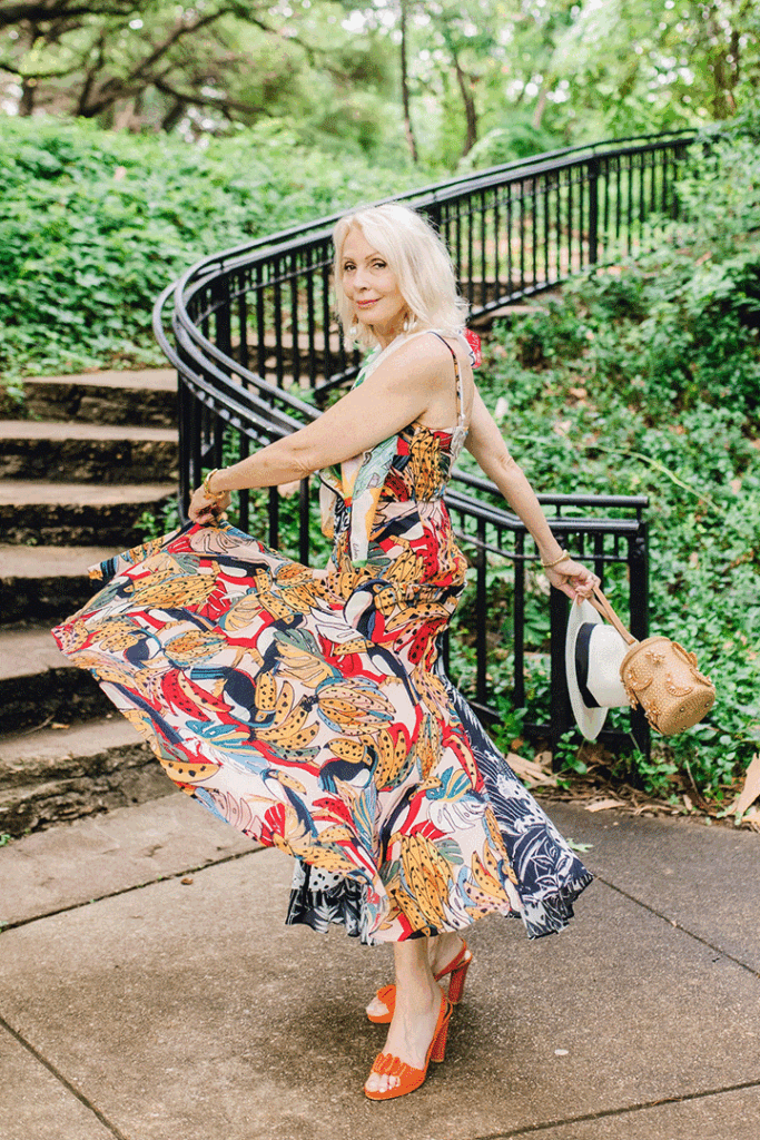 Dallas blogger wearing cinco de mayo dress